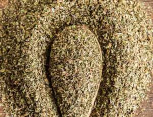 Dried Basil leaves